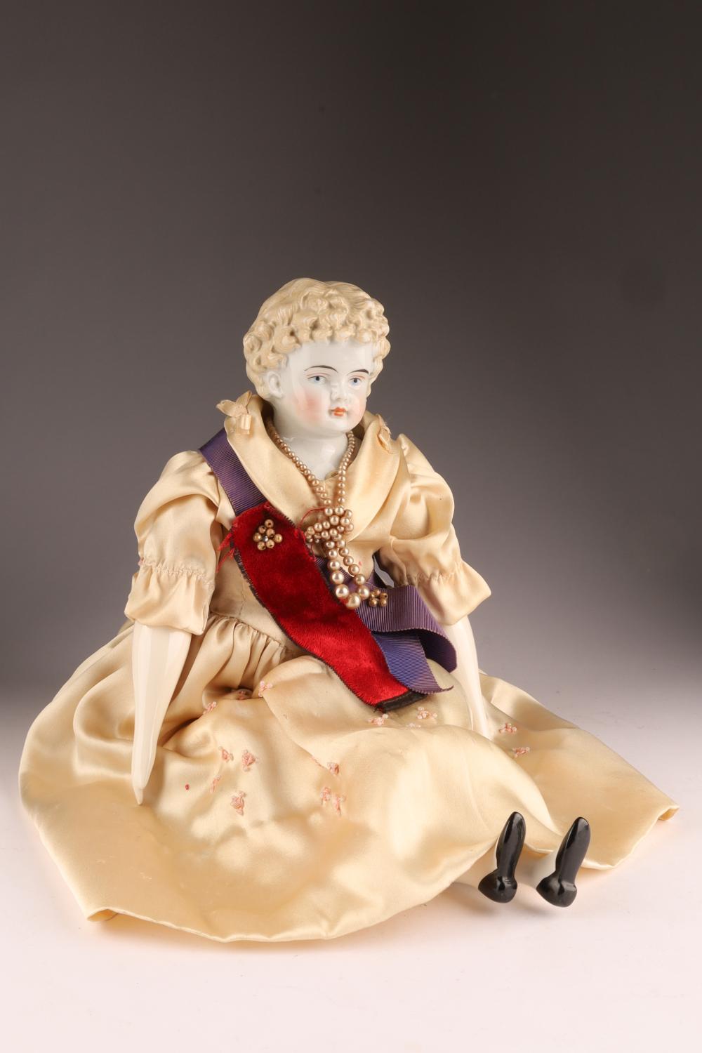 Antique doll appraisers reference with maker marks, head material, body type, clothing, condition, provenance, and report purpose