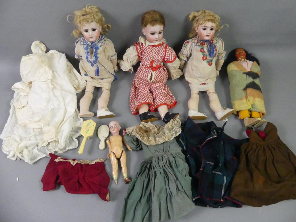 Market example: antique dolls and clothing
