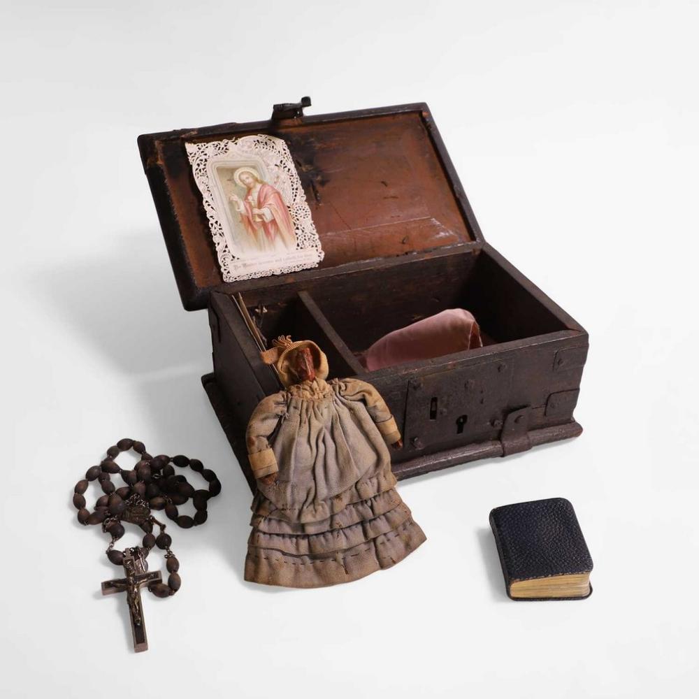 Auction comp thumbnail for An antique box of oddities, (Sworders, Lot 48)