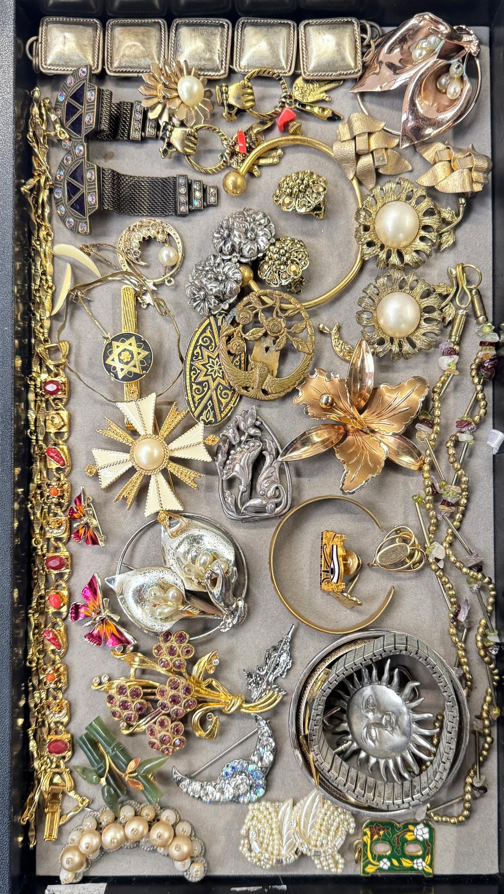 Reference image for documenting antique jewelry value estimator inputs including hallmarks, metal purity, stones, settings, maker marks, era, condition, repairs, weight, provenance, and appraisal purpose